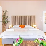 Charming 2Br Aprtment Near All Tourist Attractions