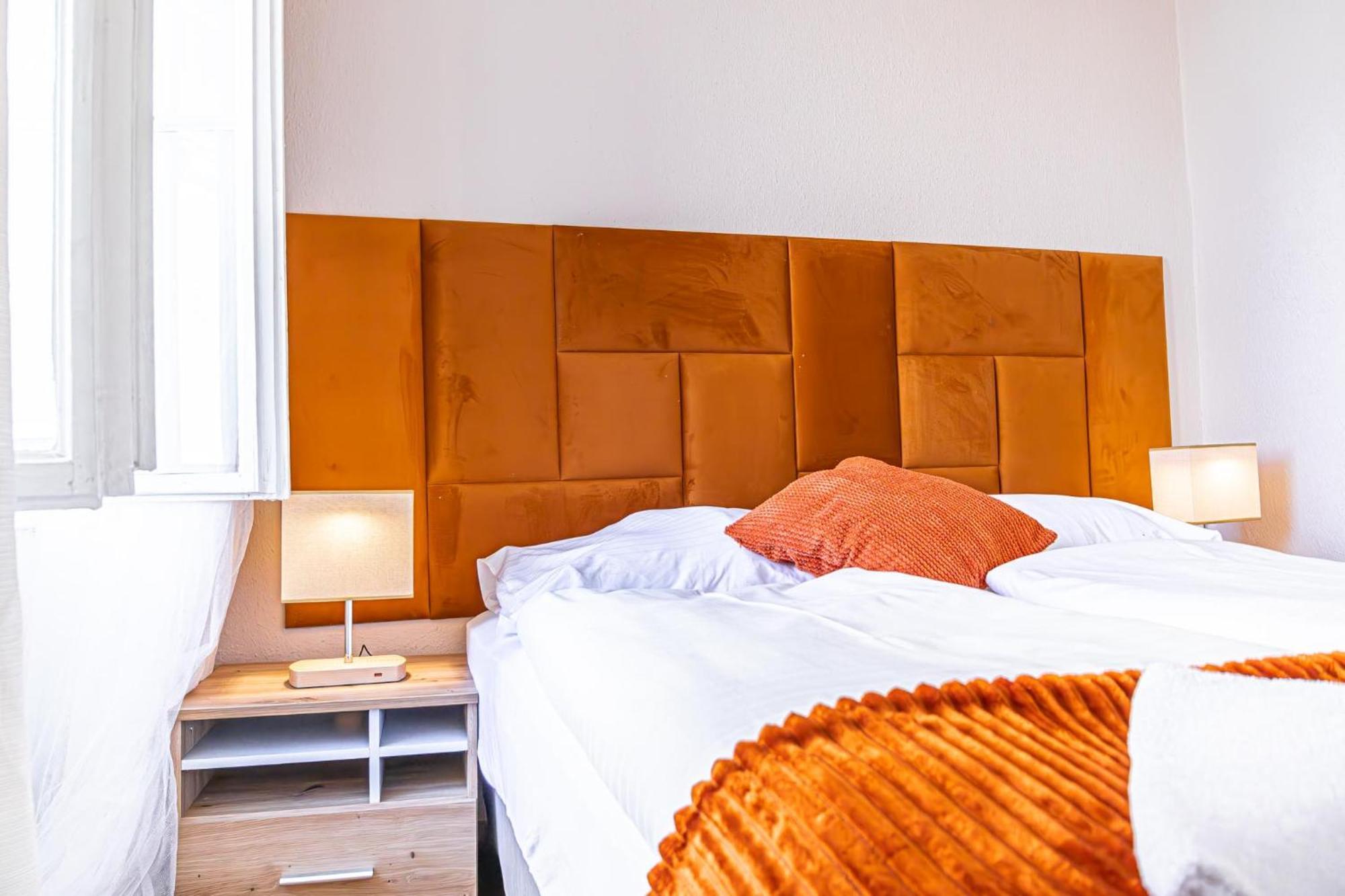 Apartment Charming 2br Aprtment Near Tourist Attractions